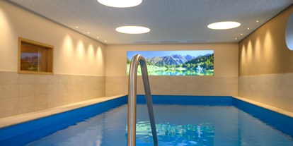 Mountainbike Urlaub - Pools: Innenpool - Flachau - Entspannen im großzügigen Hotel-Hallenbad  - Bliem`s Familienhotel